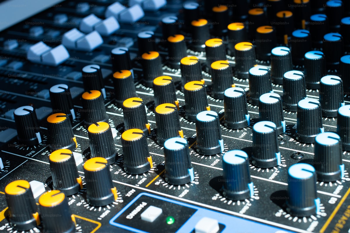 mixing-console-audio