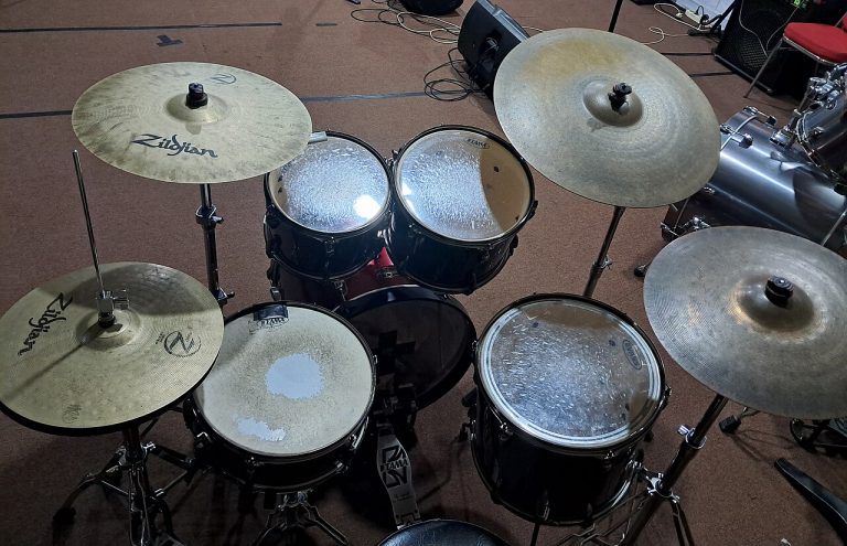 drum kit (foto: Pravito / CC BY-SA 4.0, Wikimedia Commons)