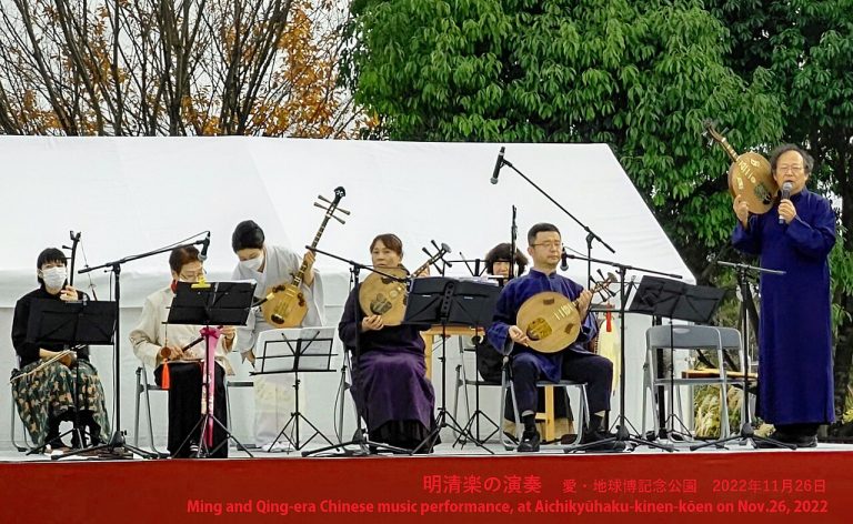 music concert stage (foto: ウィキ太郎(WikiTaro) / Public domain, Wikimedia Commons)