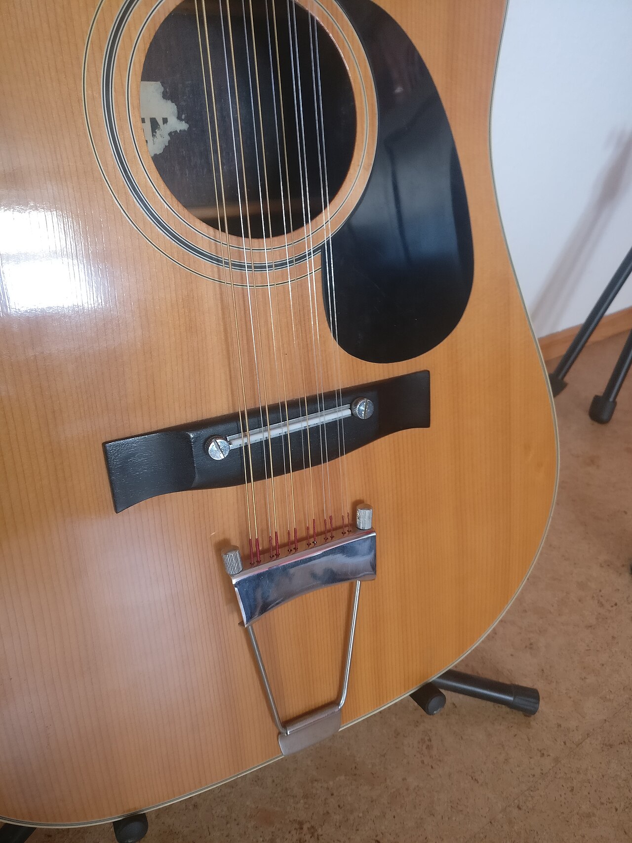 acoustic guitar (foto: Elmschrat / CC BY-SA 4.0, Wikimedia Commons)