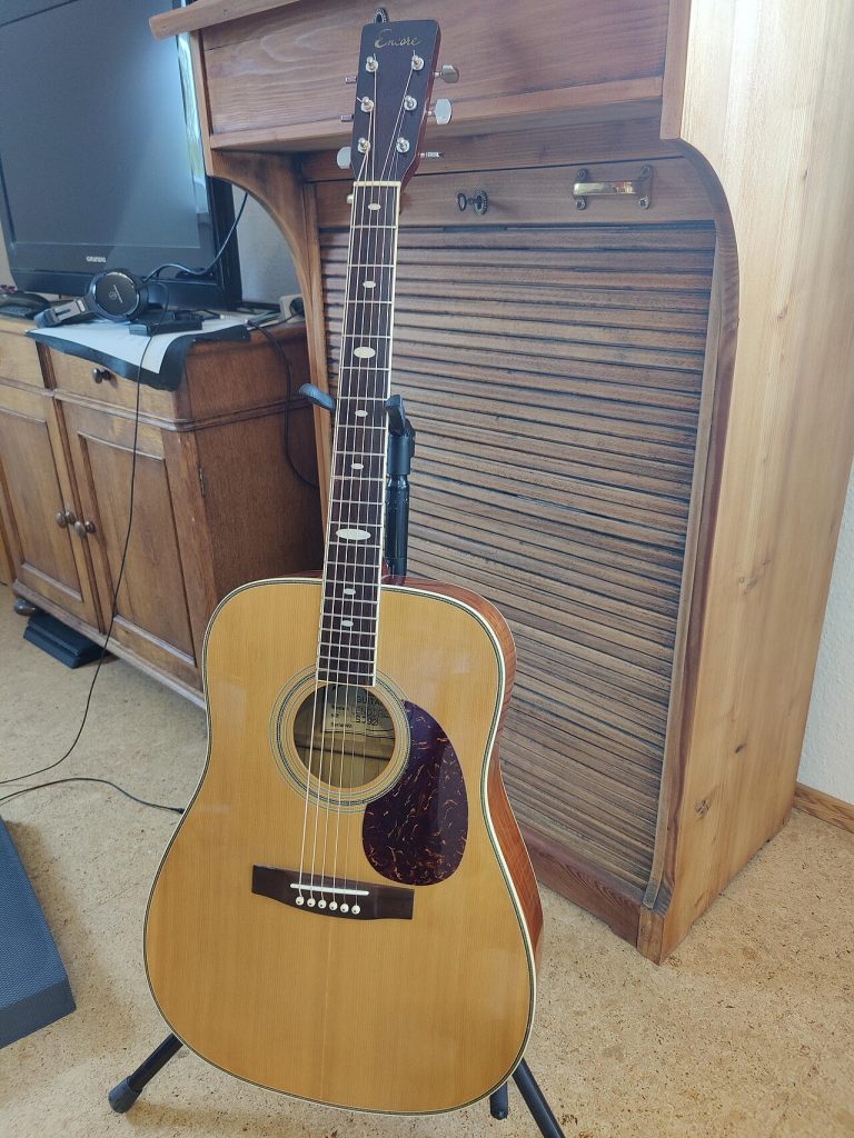 acoustic guitar (foto: Elmschrat / CC BY-SA 4.0, Wikimedia Commons)
