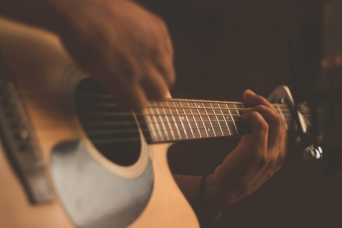 Concerti acustici: la bellezza della musica in versione ridotta