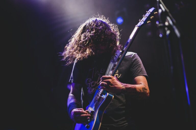 La musica rock dal vivo: un viaggio tra le leggende