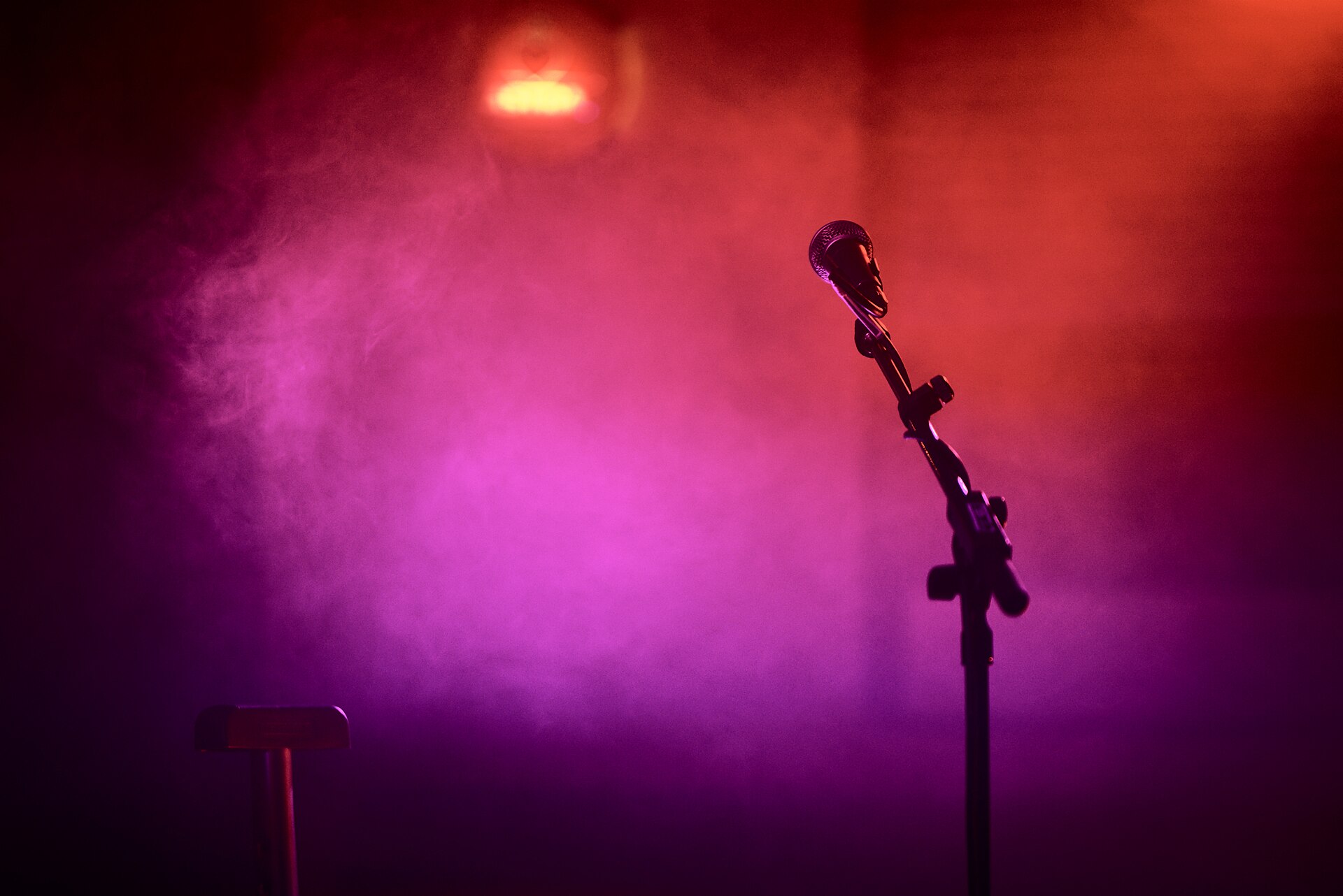 microphone stand stage