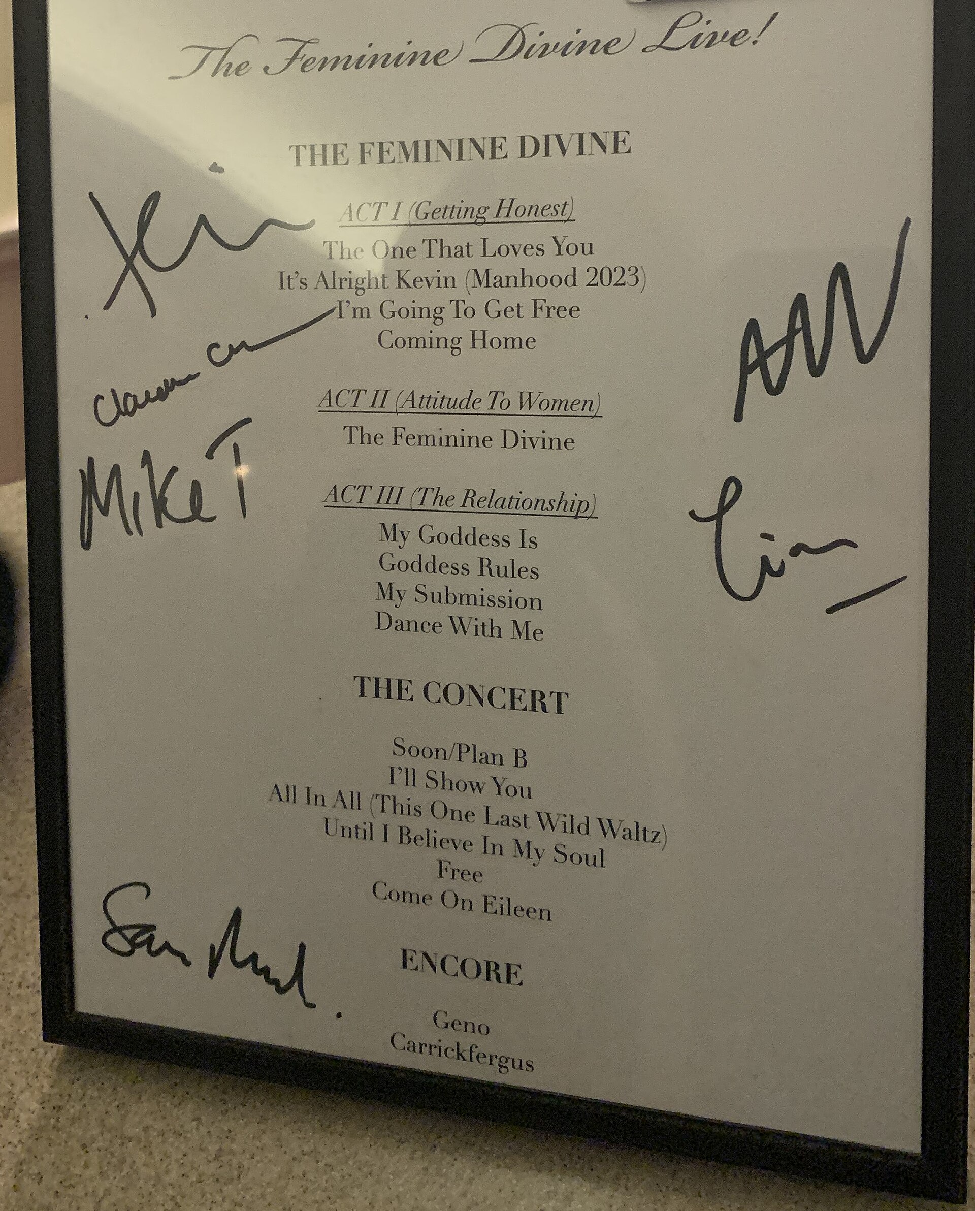handwritten setlist paper