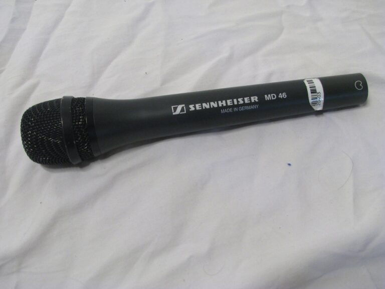 handheld dynamic microphone