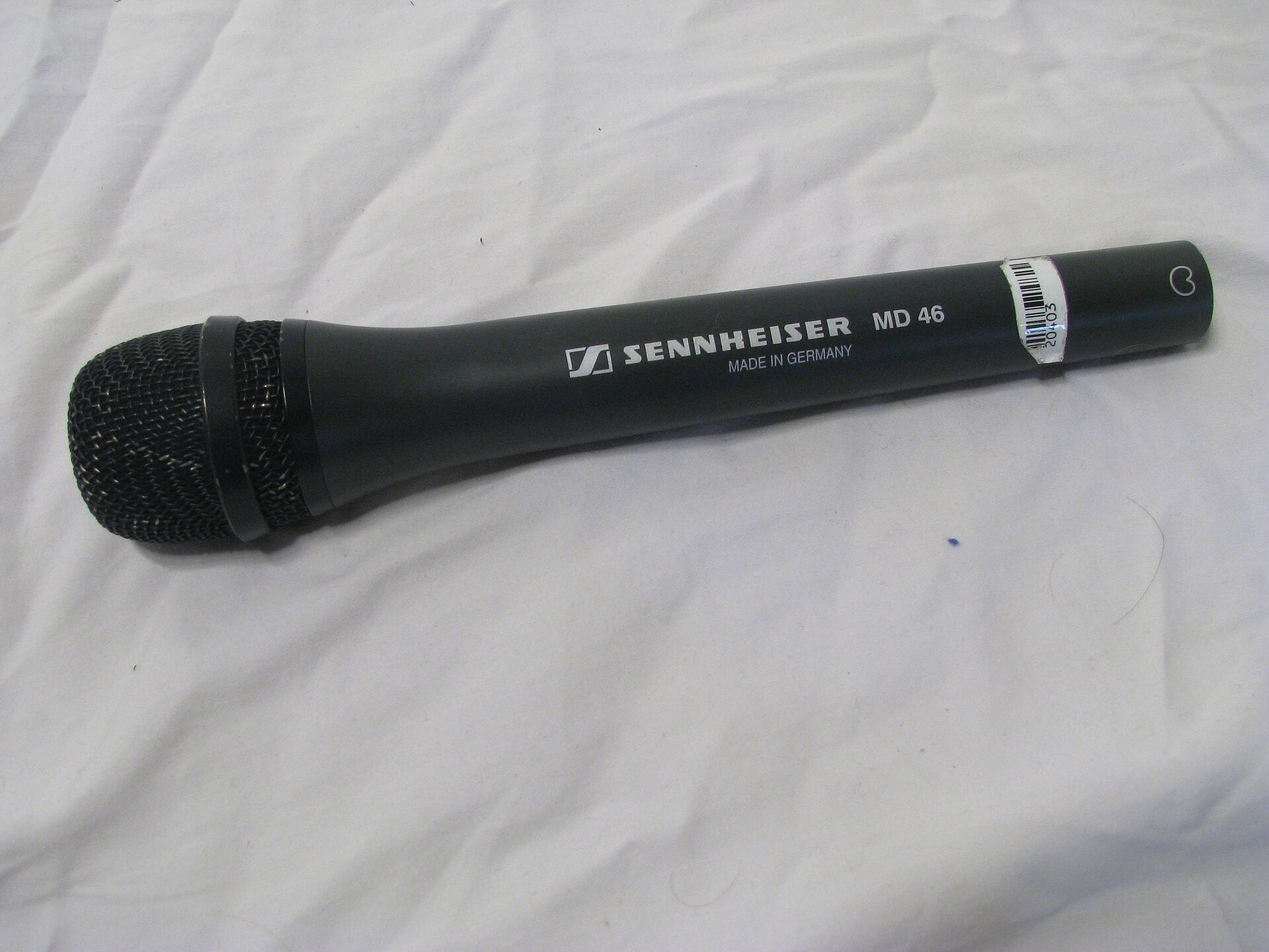handheld dynamic microphone