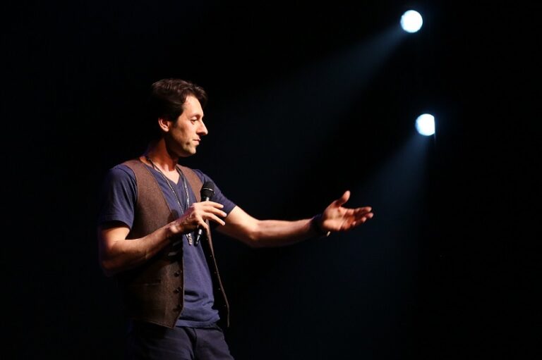 stand up comedian microphone